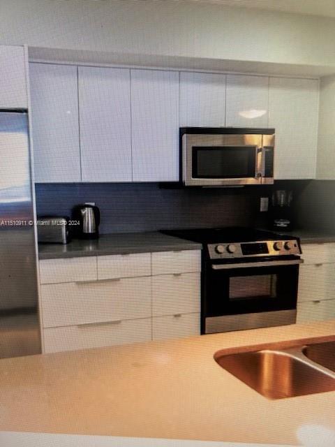 17275 Collins Ave, Sunny Isles Beach, FL, 33160 United States, 2 Bedrooms Bedrooms, ,2 BathroomsBathrooms,Residential,For Sale,Collins Ave,A11510911