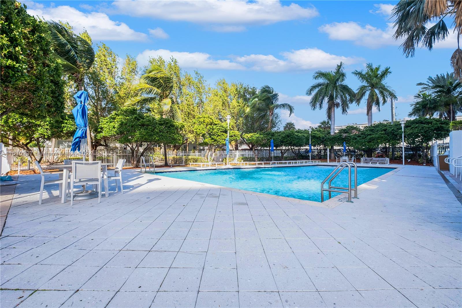 7914 Harbor Island Dr 204, North Bay Village, Florida 33141, 3 Bedrooms Bedrooms, ,2 BathroomsBathrooms,Residential,For Sale,7914 Harbor Island Dr 204,A11510937