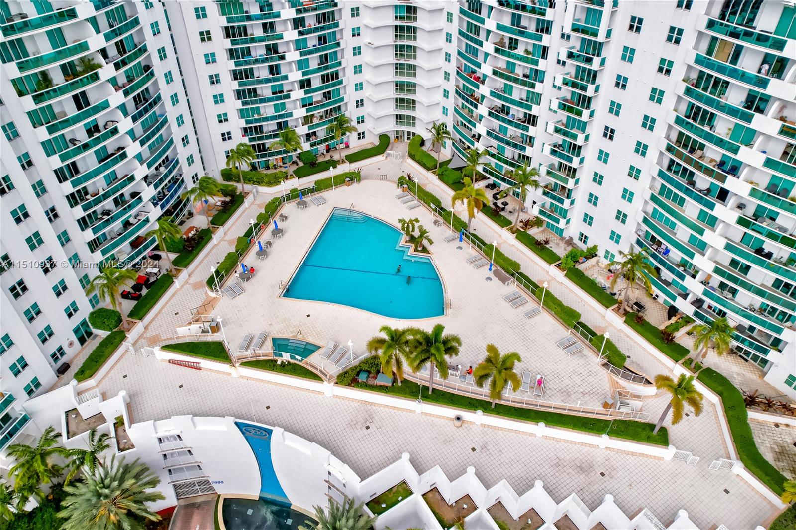 7914 Harbor Island Dr 204, North Bay Village, Florida 33141, 3 Bedrooms Bedrooms, ,2 BathroomsBathrooms,Residential,For Sale,7914 Harbor Island Dr 204,A11510937