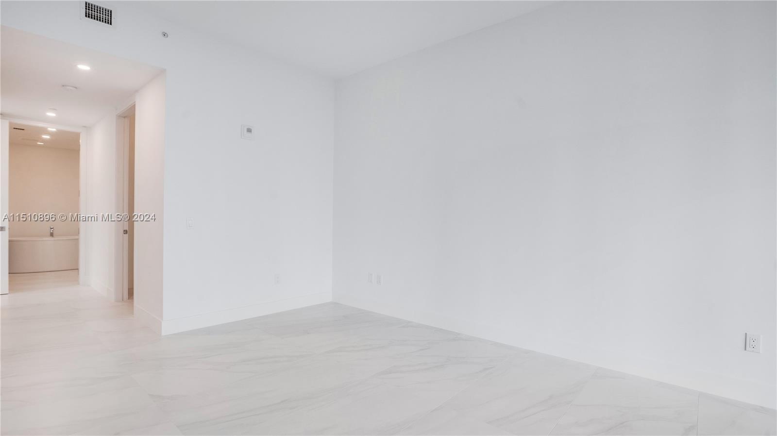 17550 Collins Ave, Sunny Isles Beach, FL, 33160 United States, 3 Bedrooms Bedrooms, ,3 BathroomsBathrooms,Residential,For Sale,Collins Ave,A11510896