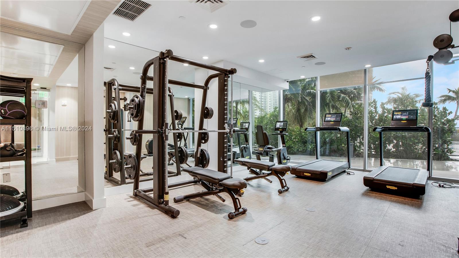 17550 Collins Ave, Sunny Isles Beach, FL, 33160 United States, 3 Bedrooms Bedrooms, ,3 BathroomsBathrooms,Residential,For Sale,Collins Ave,A11510896