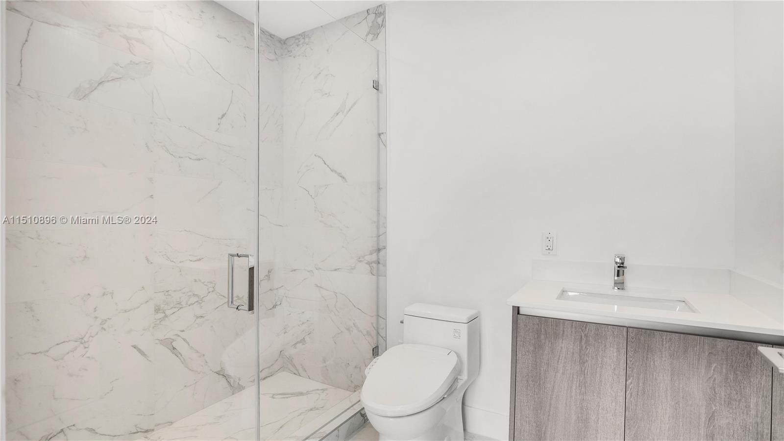 17550 Collins Ave, Sunny Isles Beach, FL, 33160 United States, 3 Bedrooms Bedrooms, ,3 BathroomsBathrooms,Residential,For Sale,Collins Ave,A11510896
