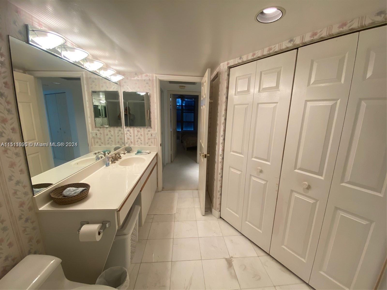 3500 Mystic Pointe Dr LPH7, Aventura, Florida 33180, 2 Bedrooms Bedrooms, ,2 BathroomsBathrooms,Residential,For Sale,3500 Mystic Pointe Dr LPH7,A11511095