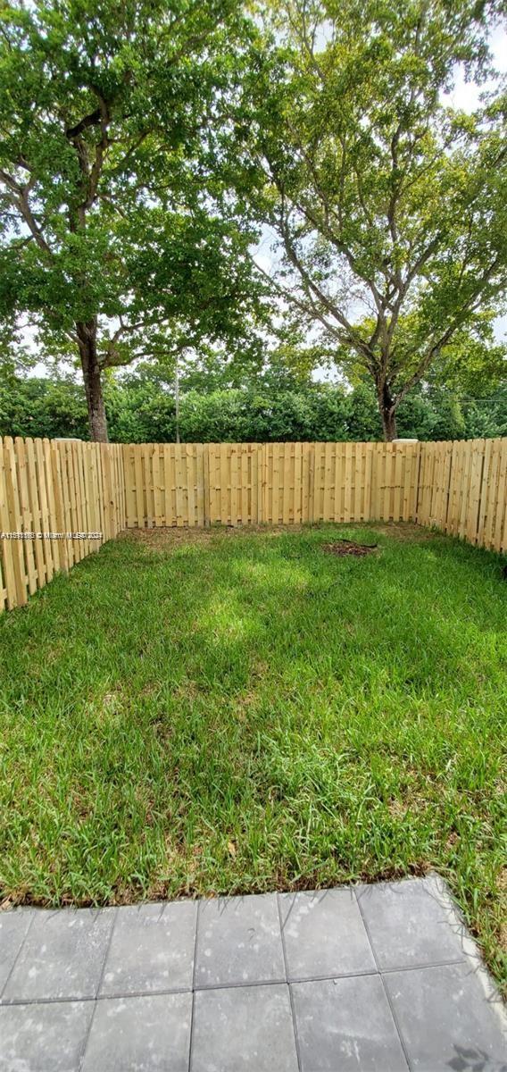 1211 SE 27th Ter, Homestead, Florida 33035, 3 Bedrooms Bedrooms, ,2 BathroomsBathrooms,Residentiallease,For Rent,1211 SE 27th Ter,A11511165