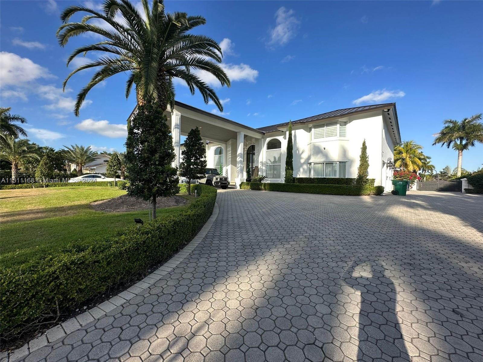 15 124th Ave, Miami, FL, 33184 United States, 7 Bedrooms Bedrooms, ,7 BathroomsBathrooms,Residential,For Sale,124th Ave,A11511168
