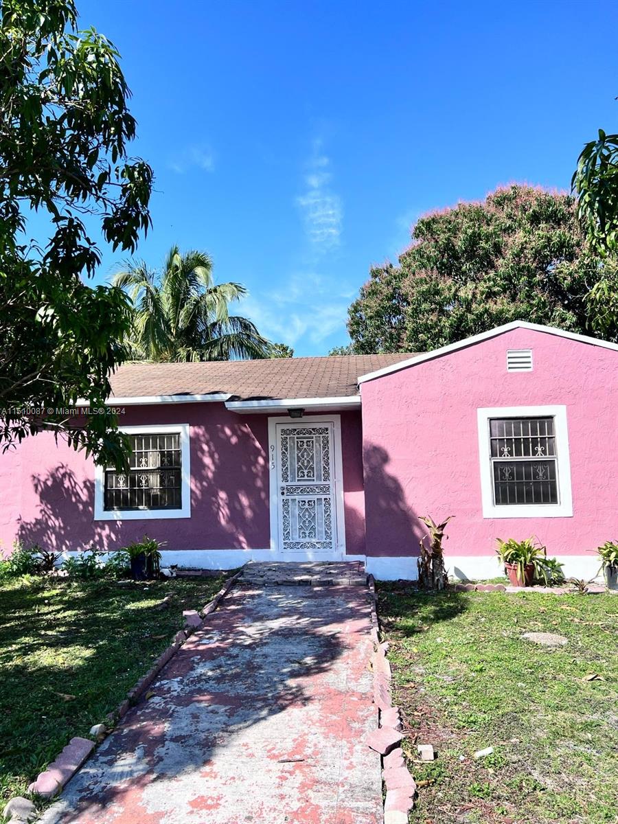 Photo 1 of 915 NW 123rd St in North Miami - MLS A11510087