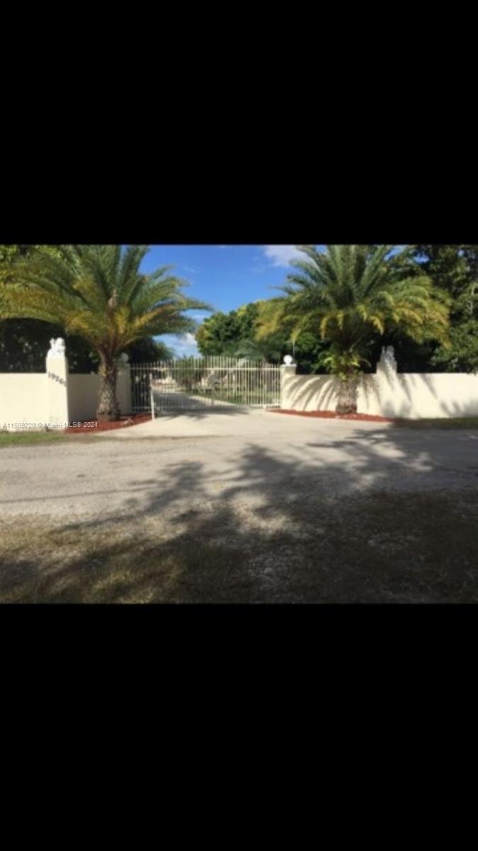 19261 SW 190th St, Miami, Florida 33187, 3 Bedrooms Bedrooms, 3 Rooms Rooms,2 BathroomsBathrooms,Residential,For Sale,19261 SW 190th St,A11509220