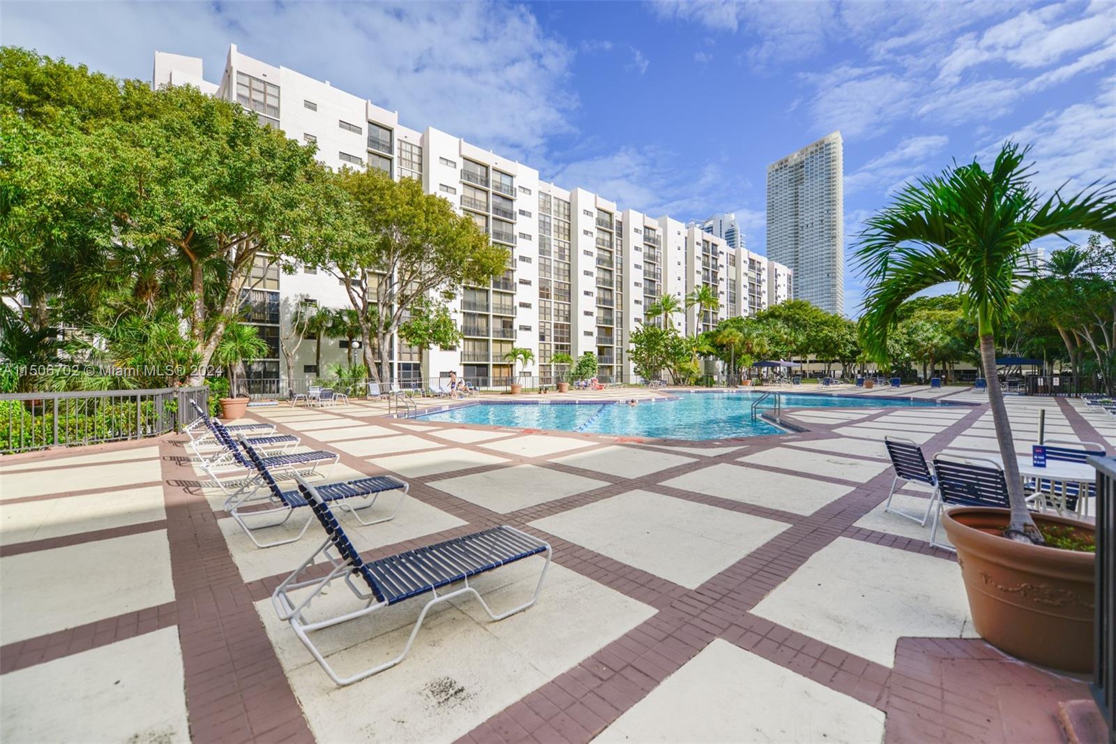 17021 Bay Rd, Sunny Isles Beach, FL, 33160 United States, 1 Bedroom Bedrooms, ,1 BathroomBathrooms,Residential,For Sale,Bay Rd,A11506702