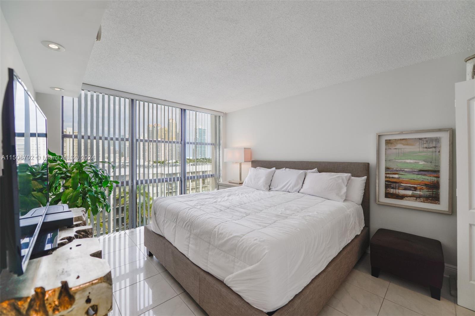 17021 Bay Rd, Sunny Isles Beach, FL, 33160 United States, 1 Bedroom Bedrooms, ,1 BathroomBathrooms,Residential,For Sale,Bay Rd,A11506702