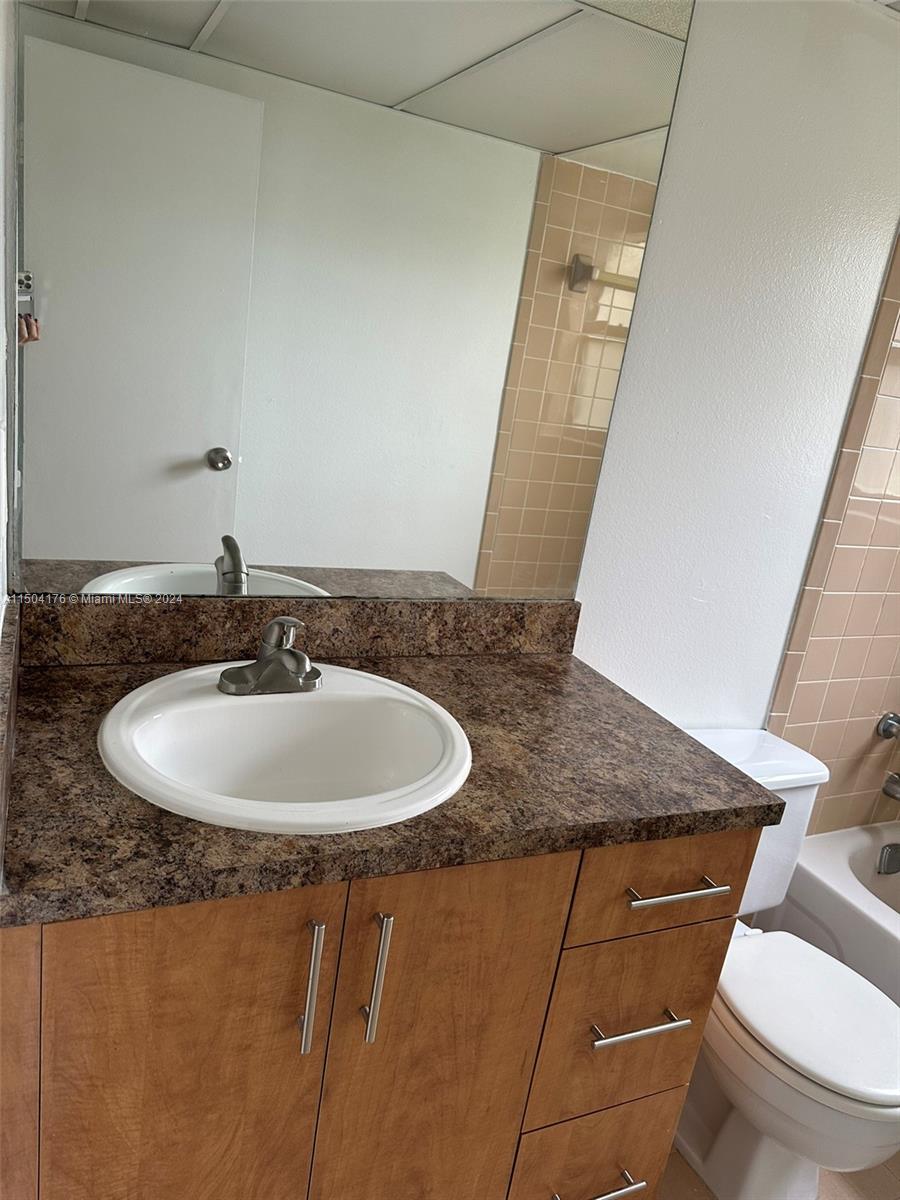 1810 N Lauderdale Ave 2102, North Lauderdale, Florida 33068, 2 Bedrooms Bedrooms, ,2 BathroomsBathrooms,Residential,For Sale,1810 N Lauderdale Ave 2102,A11504176