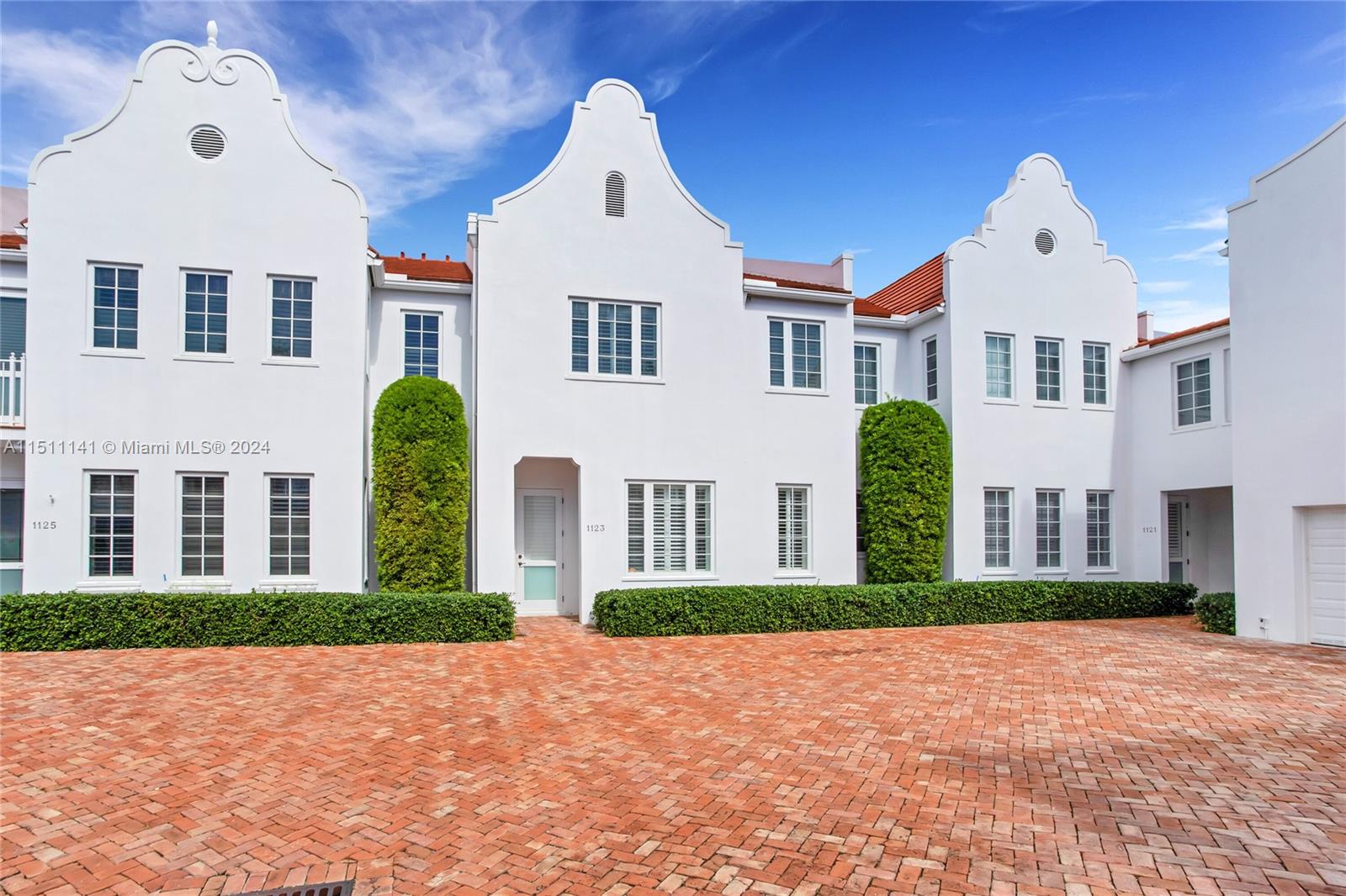 1123 Campo Sano Ave 2, Coral Gables, Florida 33146, 3 Bedrooms Bedrooms, ,2 BathroomsBathrooms,Residential,For Sale,1123 Campo Sano Ave 2,A11511141