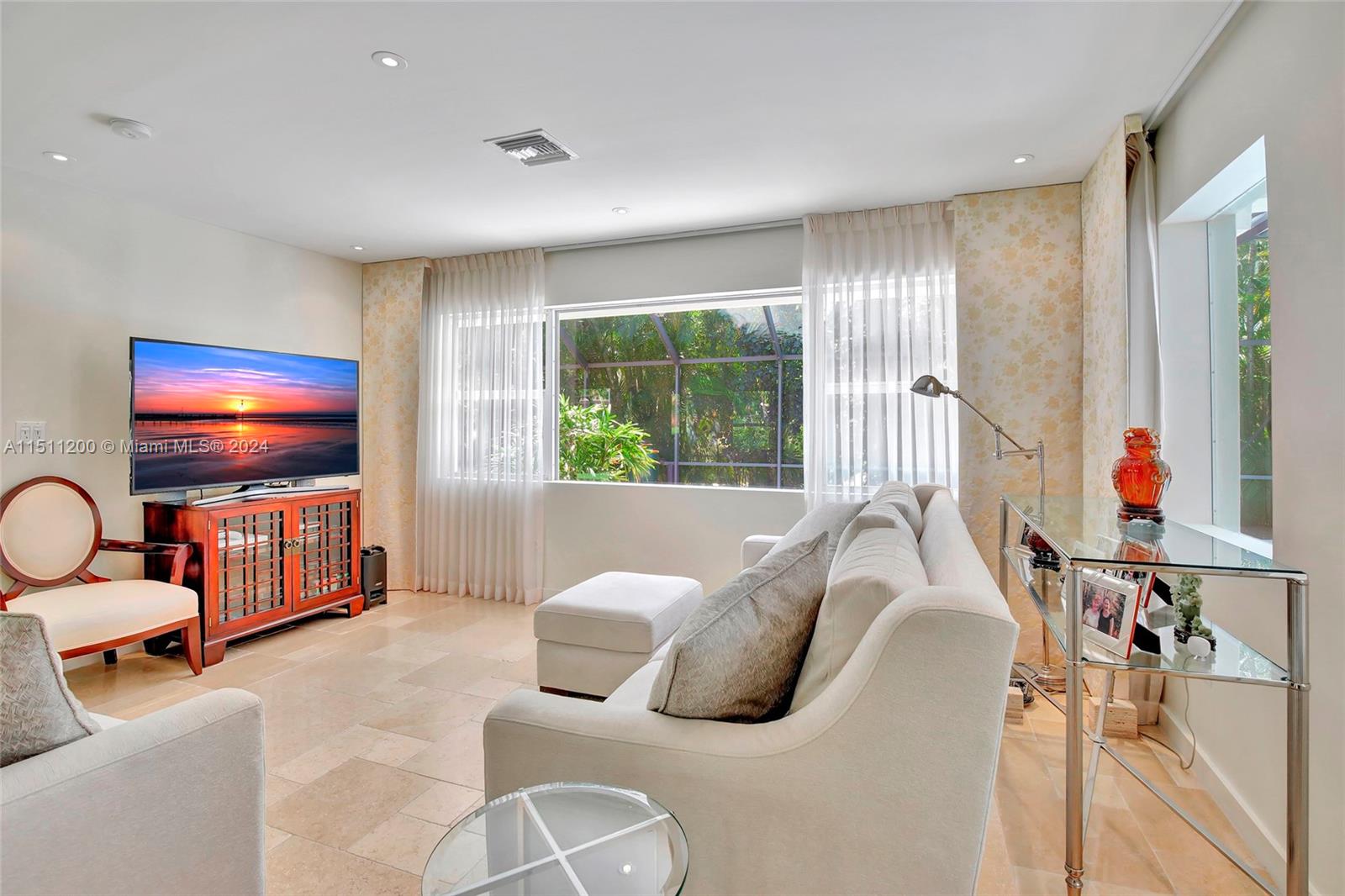 335 Harbor Dr, Key Biscayne, Florida 33149, 4 Bedrooms Bedrooms, ,3 BathroomsBathrooms,Residential,For Sale,335 Harbor Dr,A11511200