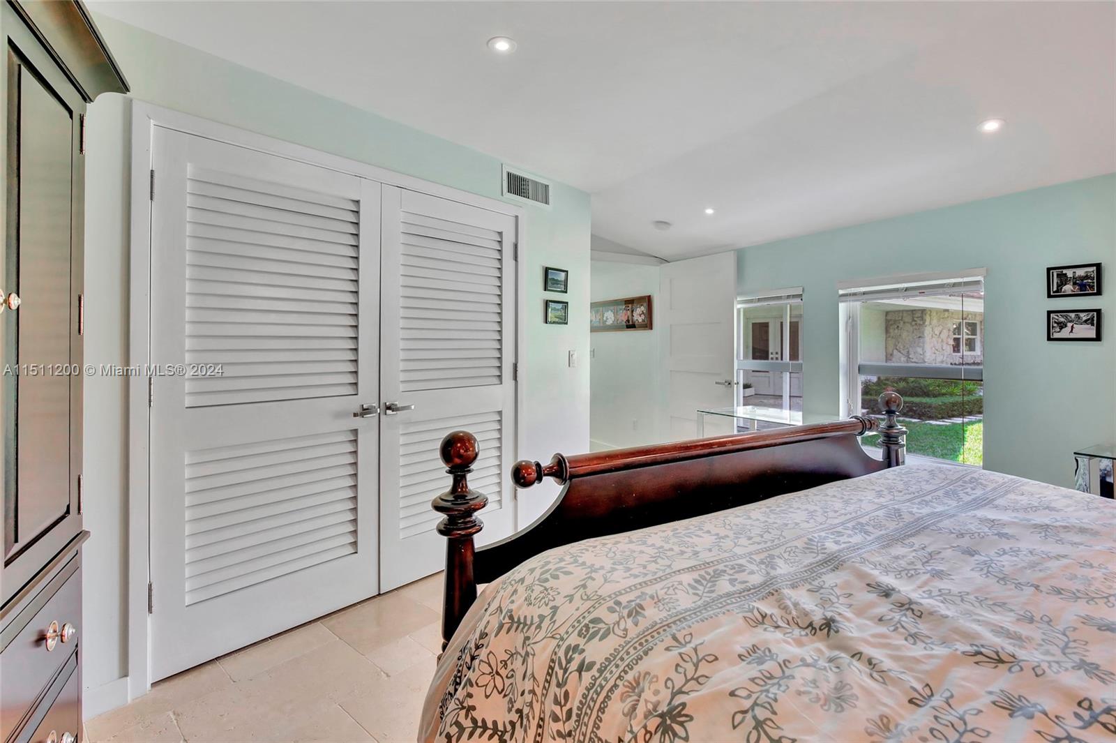 335 Harbor Dr, Key Biscayne, FL, 33149 United States, 4 Bedrooms Bedrooms, ,3 BathroomsBathrooms,Residential,For Sale,Harbor Dr,A11511200