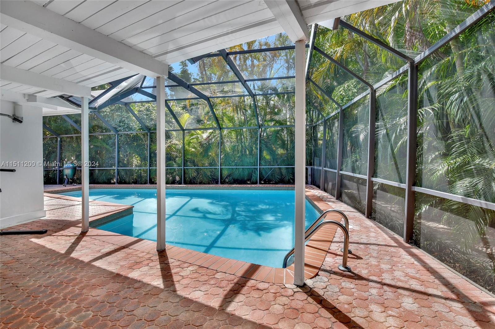 335 Harbor Dr, Key Biscayne, FL, 33149 United States, 4 Bedrooms Bedrooms, ,3 BathroomsBathrooms,Residential,For Sale,Harbor Dr,A11511200