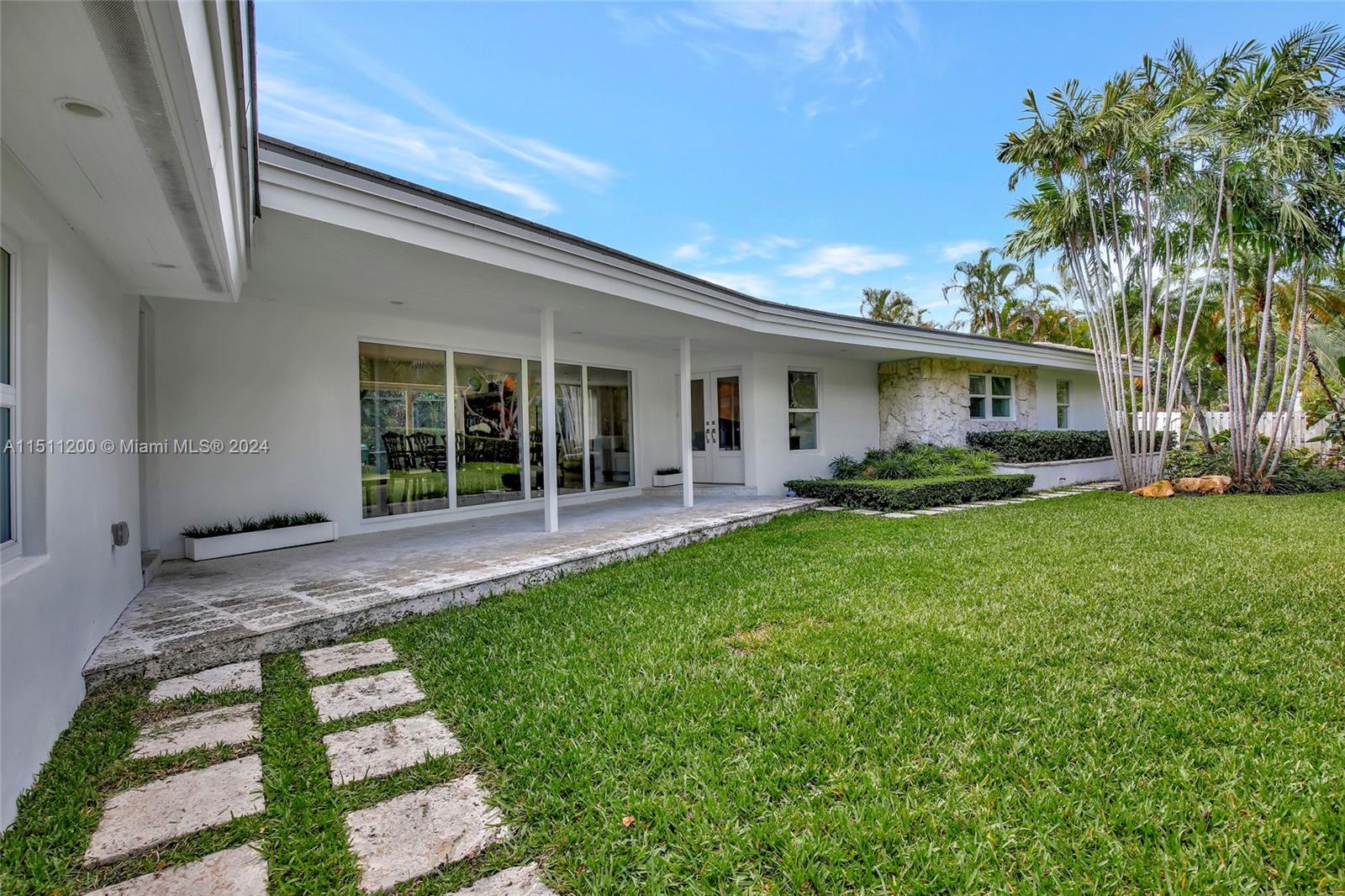 335 Harbor Dr, Key Biscayne, FL, 33149 United States, 4 Bedrooms Bedrooms, ,3 BathroomsBathrooms,Residential,For Sale,Harbor Dr,A11511200