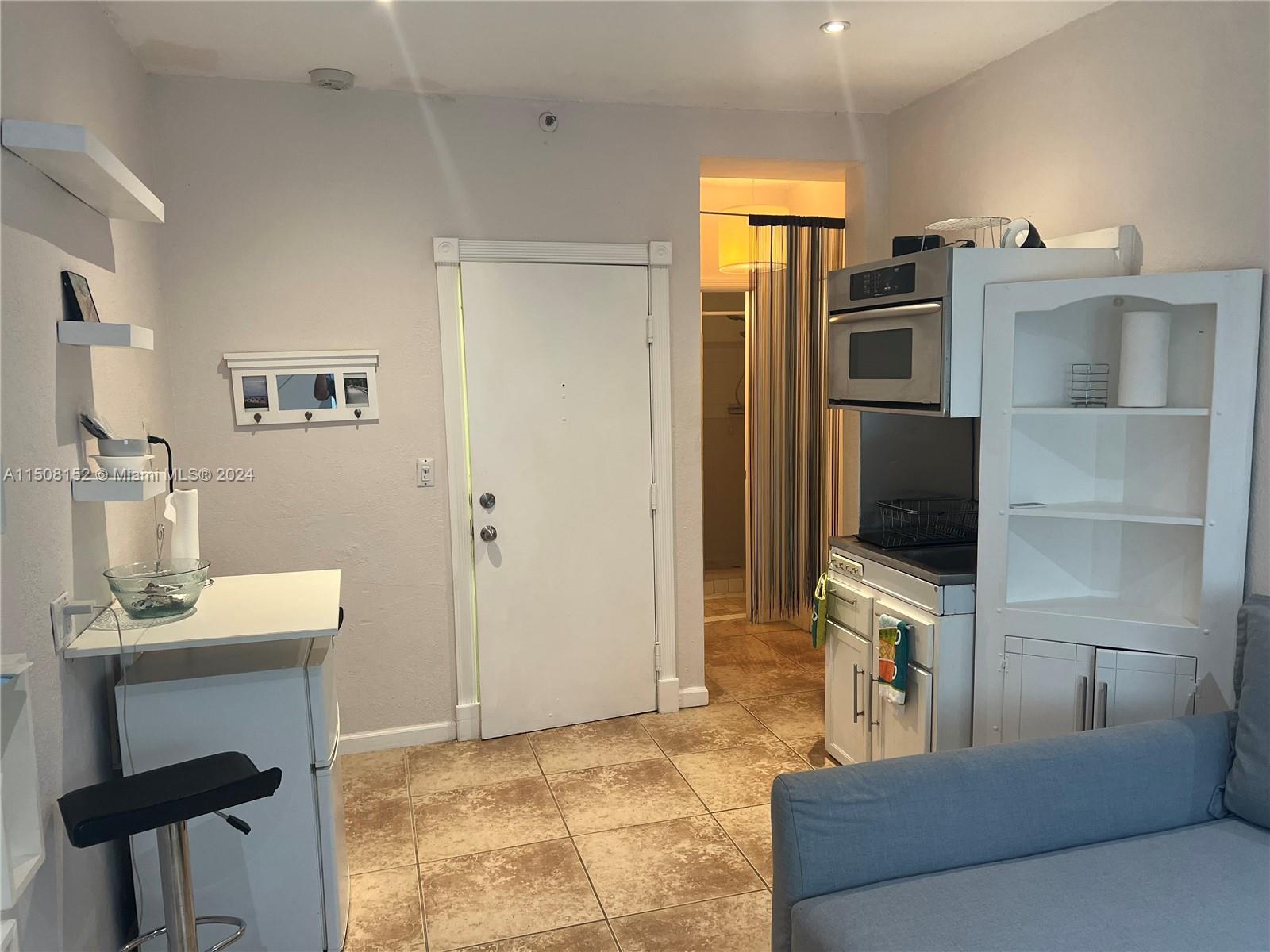 Miami Beach, Florida 33140, ,1 BathroomBathrooms,Residentiallease,For Rent,A11508152