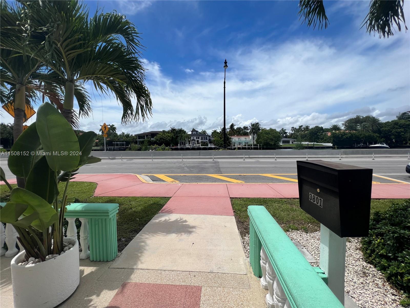 Miami Beach, Florida 33140, ,1 BathroomBathrooms,Residentiallease,For Rent,A11508152