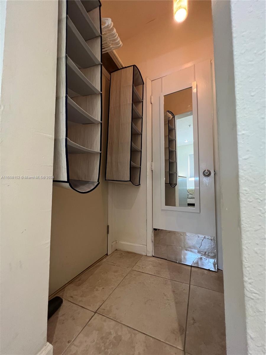 Miami Beach, Florida 33140, ,1 BathroomBathrooms,Residentiallease,For Rent,A11508152
