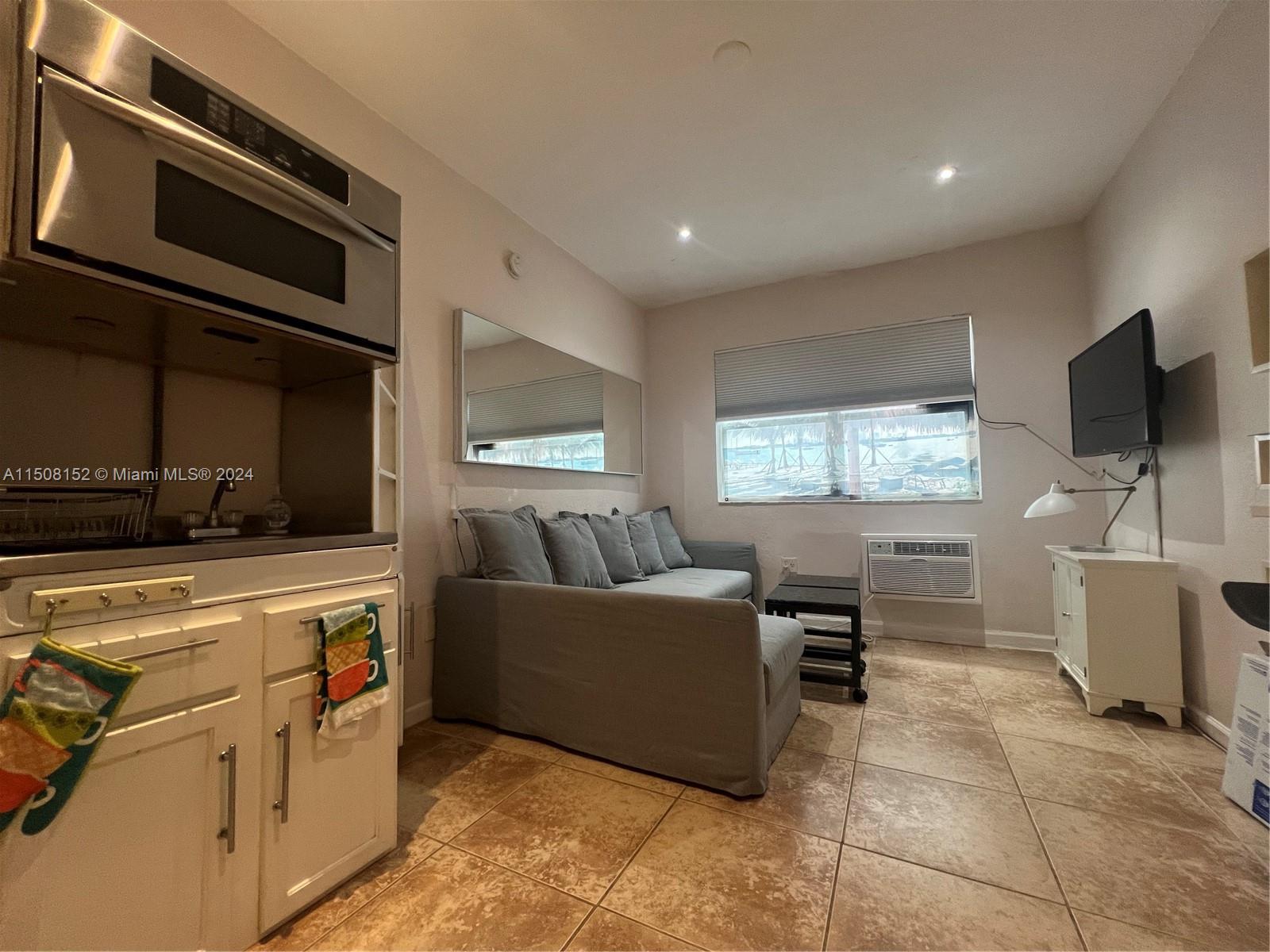 Miami Beach, Florida 33140, ,1 BathroomBathrooms,Residentiallease,For Rent,A11508152