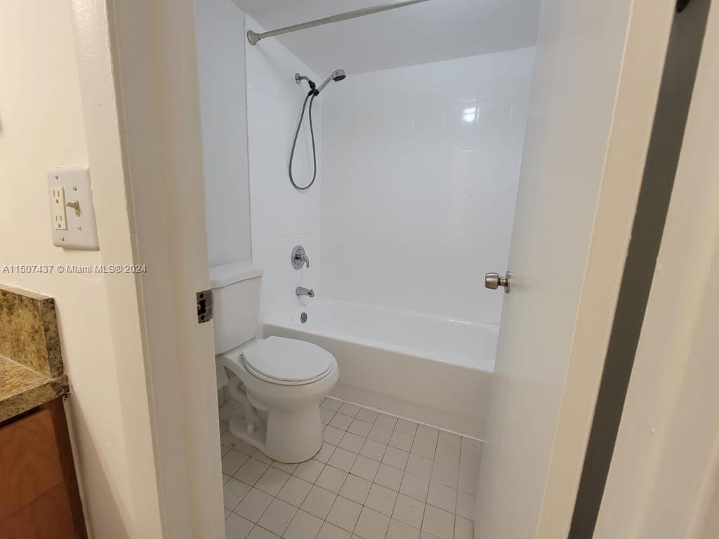 7210 NW 179th St 202, Hialeah, Florida 33015, 2 Bedrooms Bedrooms, ,1 BathroomBathrooms,Residential,For Sale,7210 NW 179th St 202,A11507437