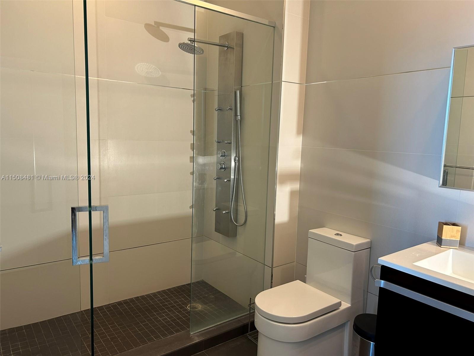 325 S Biscayne Blvd UPH 19, Miami, Florida 33131, 2 Bedrooms Bedrooms, ,2 BathroomsBathrooms,Residentiallease,For Rent,325 S Biscayne Blvd UPH 19,A11508481
