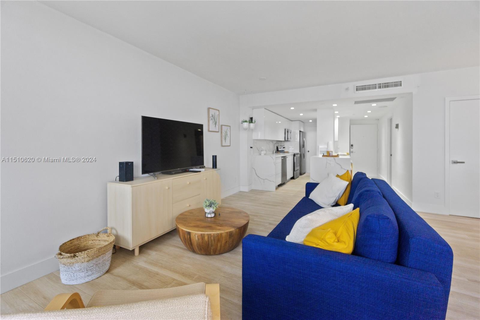 100 Lincoln Rd 1120, Miami Beach, Florida 33139, ,1 BathroomBathrooms,Residential,For Sale,100 Lincoln Rd 1120,A11510620