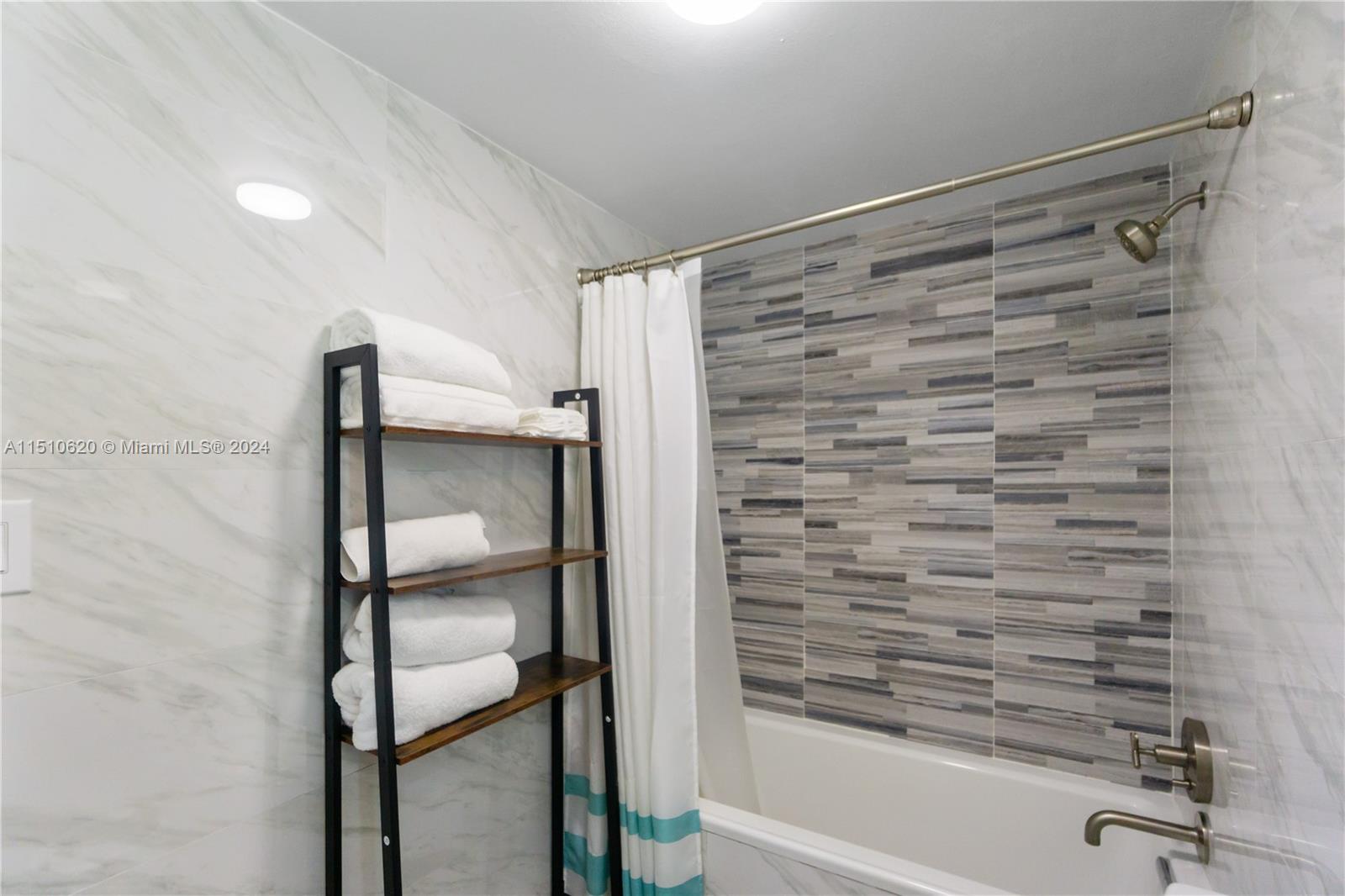 100 Lincoln Rd 1120, Miami Beach, Florida 33139, ,1 BathroomBathrooms,Residential,For Sale,100 Lincoln Rd 1120,A11510620