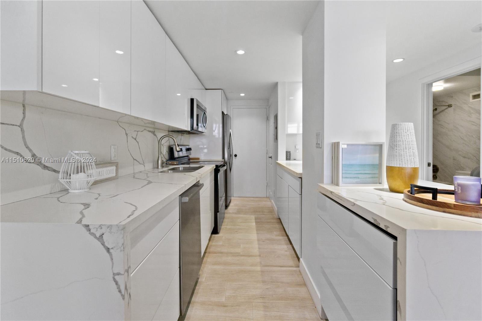 100 Lincoln Rd 1120, Miami Beach, Florida 33139, ,1 BathroomBathrooms,Residential,For Sale,100 Lincoln Rd 1120,A11510620