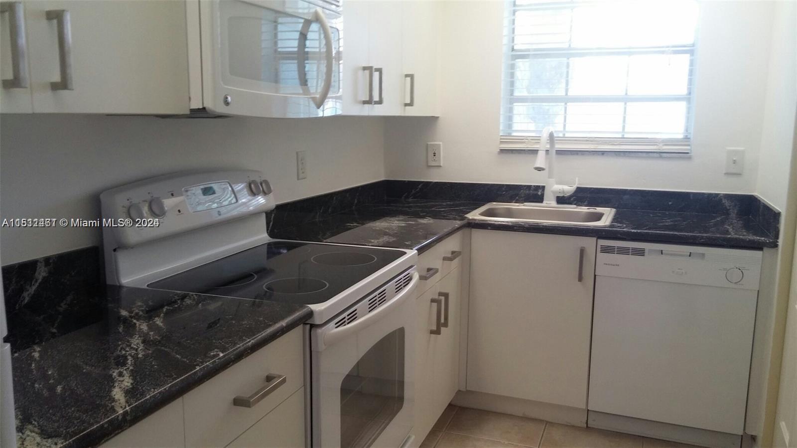 2638 SE 20th Ct 206-C, Homestead, Florida 33035, 2 Bedrooms Bedrooms, ,2 BathroomsBathrooms,Residential,For Sale,2638 SE 20th Ct 206-C,A11511461