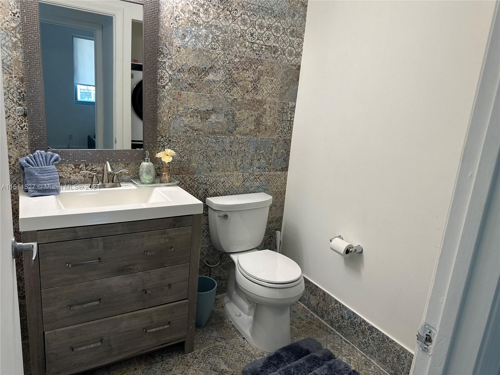 601 NE 36th St 1009, Miami, Florida 33137, 2 Bedrooms Bedrooms, ,2 BathroomsBathrooms,Residentiallease,For Rent,601 NE 36th St 1009,A11511527