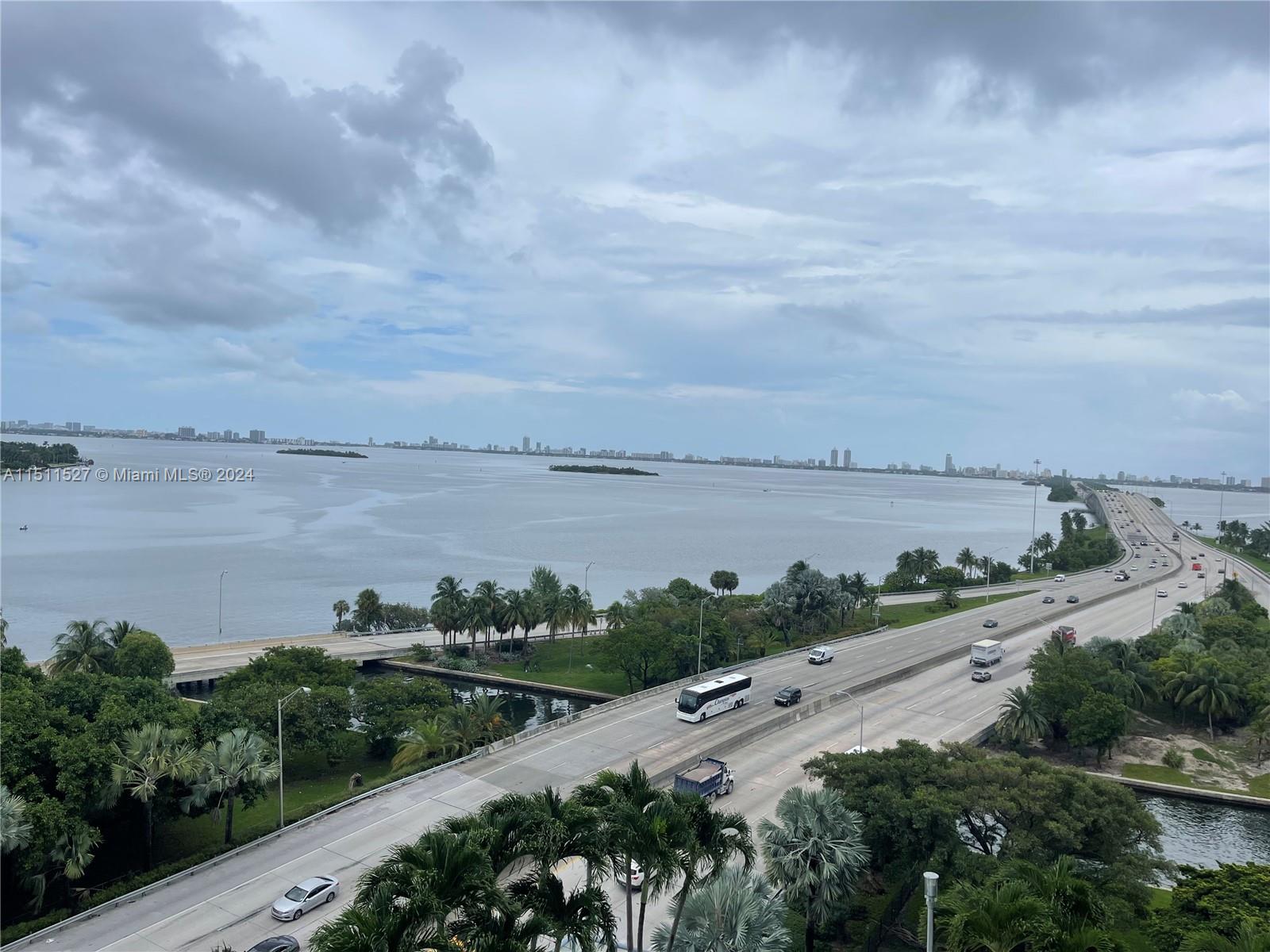 601 NE 36th St 1009, Miami, Florida 33137, 2 Bedrooms Bedrooms, ,2 BathroomsBathrooms,Residentiallease,For Rent,601 NE 36th St 1009,A11511527