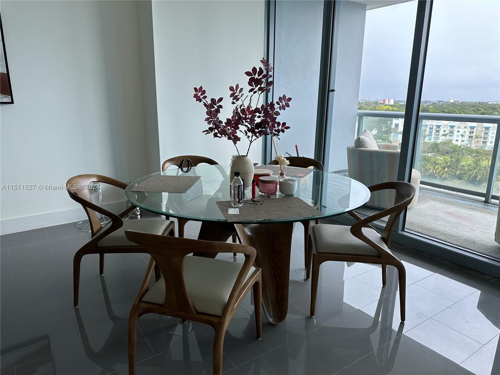 601 NE 36th St 1009, Miami, Florida 33137, 2 Bedrooms Bedrooms, ,2 BathroomsBathrooms,Residentiallease,For Rent,601 NE 36th St 1009,A11511527