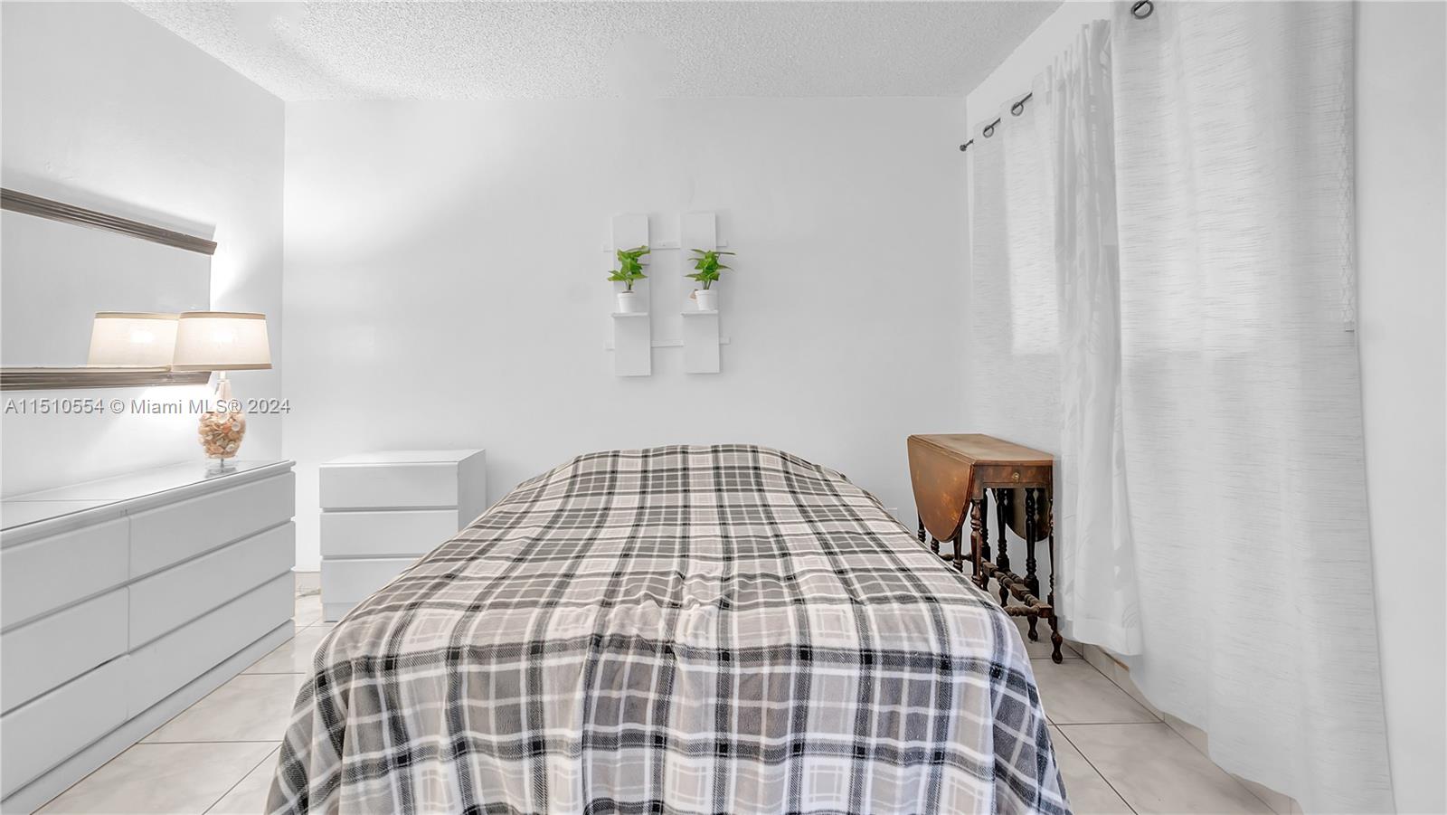 815 SW 10th Ter 20V, Hallandale Beach, Florida 33009, 1 Bedroom Bedrooms, ,1 BathroomBathrooms,Residential,For Sale,815 SW 10th Ter 20V,A11510554