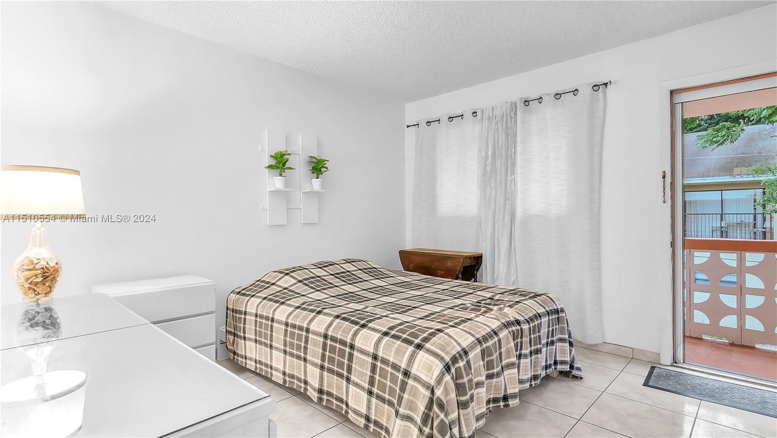 815 SW 10th Ter 20V, Hallandale Beach, Florida 33009, 1 Bedroom Bedrooms, ,1 BathroomBathrooms,Residential,For Sale,815 SW 10th Ter 20V,A11510554