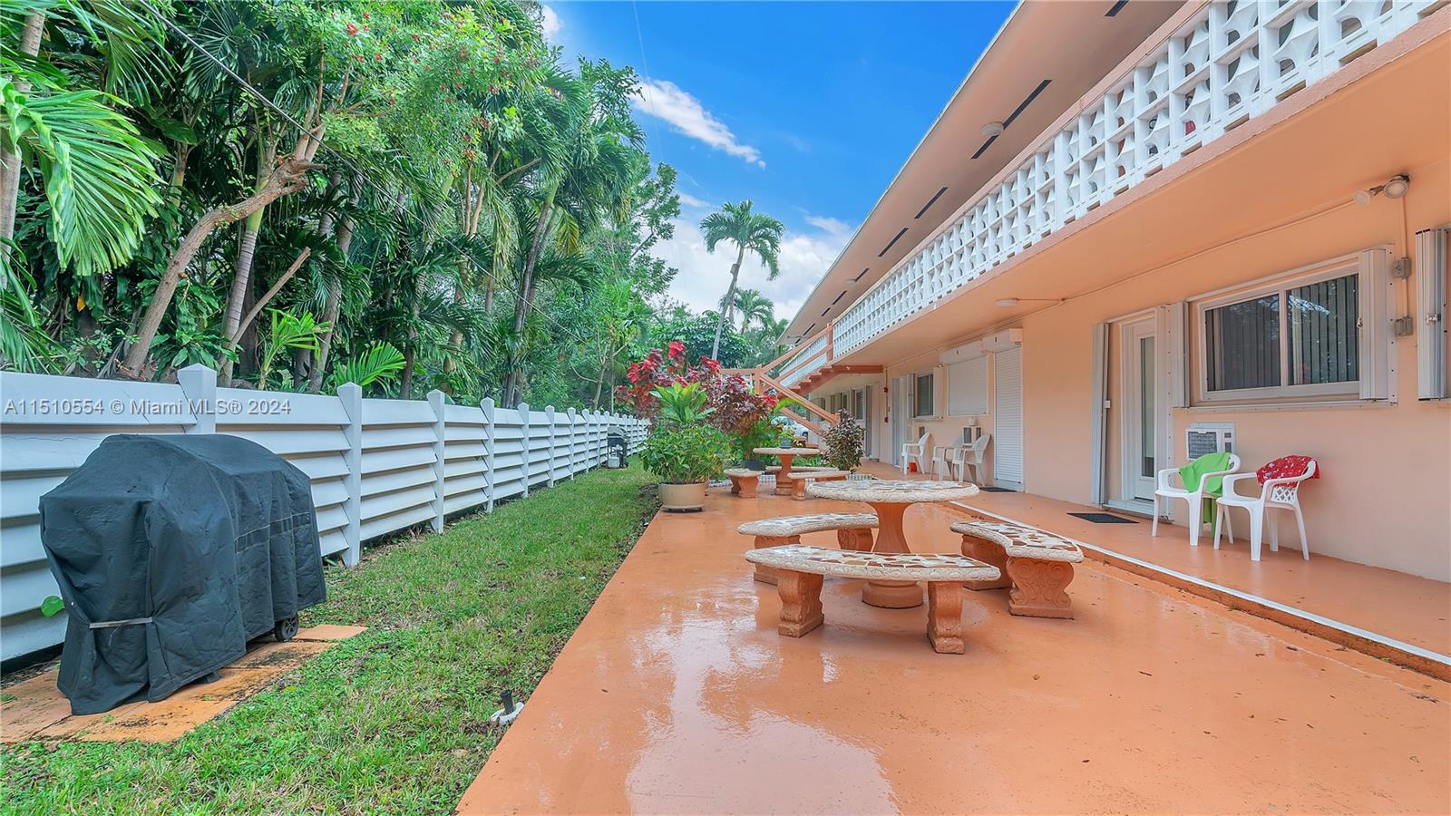 815 SW 10th Ter 20V, Hallandale Beach, Florida 33009, 1 Bedroom Bedrooms, ,1 BathroomBathrooms,Residential,For Sale,815 SW 10th Ter 20V,A11510554