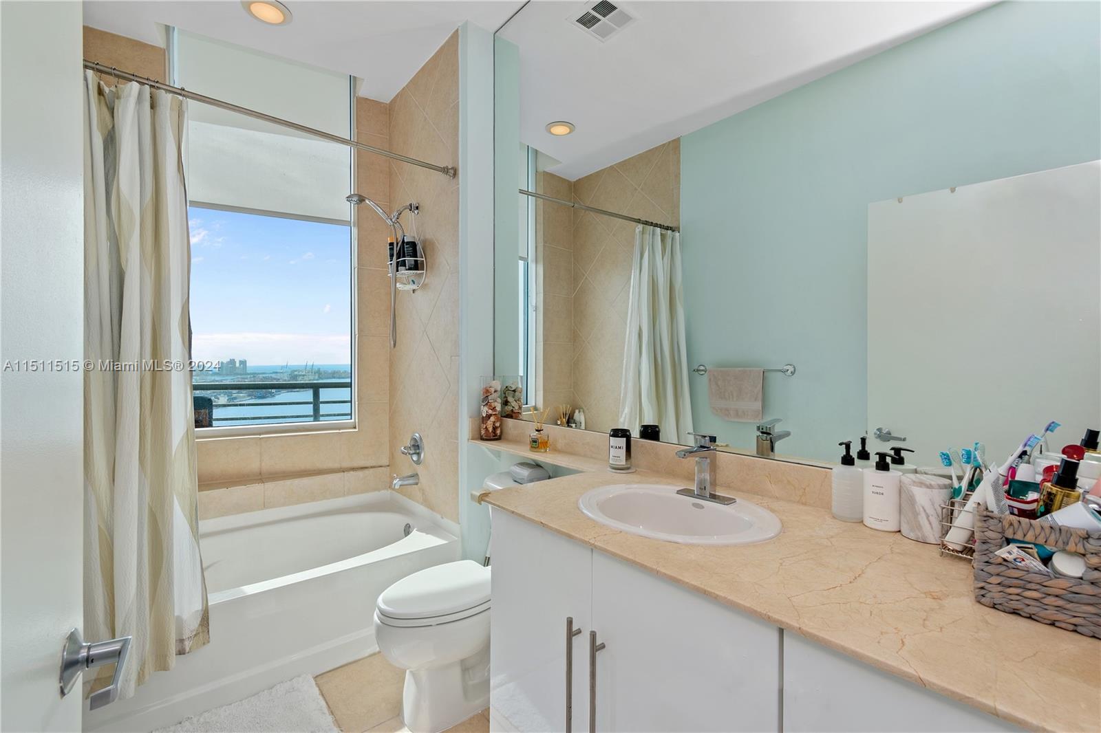 325 S Biscayne Blvd LPH-26, Miami, Florida 33131, 3 Bedrooms Bedrooms, ,2 BathroomsBathrooms,Residential,For Sale,325 S Biscayne Blvd LPH-26,A11511515
