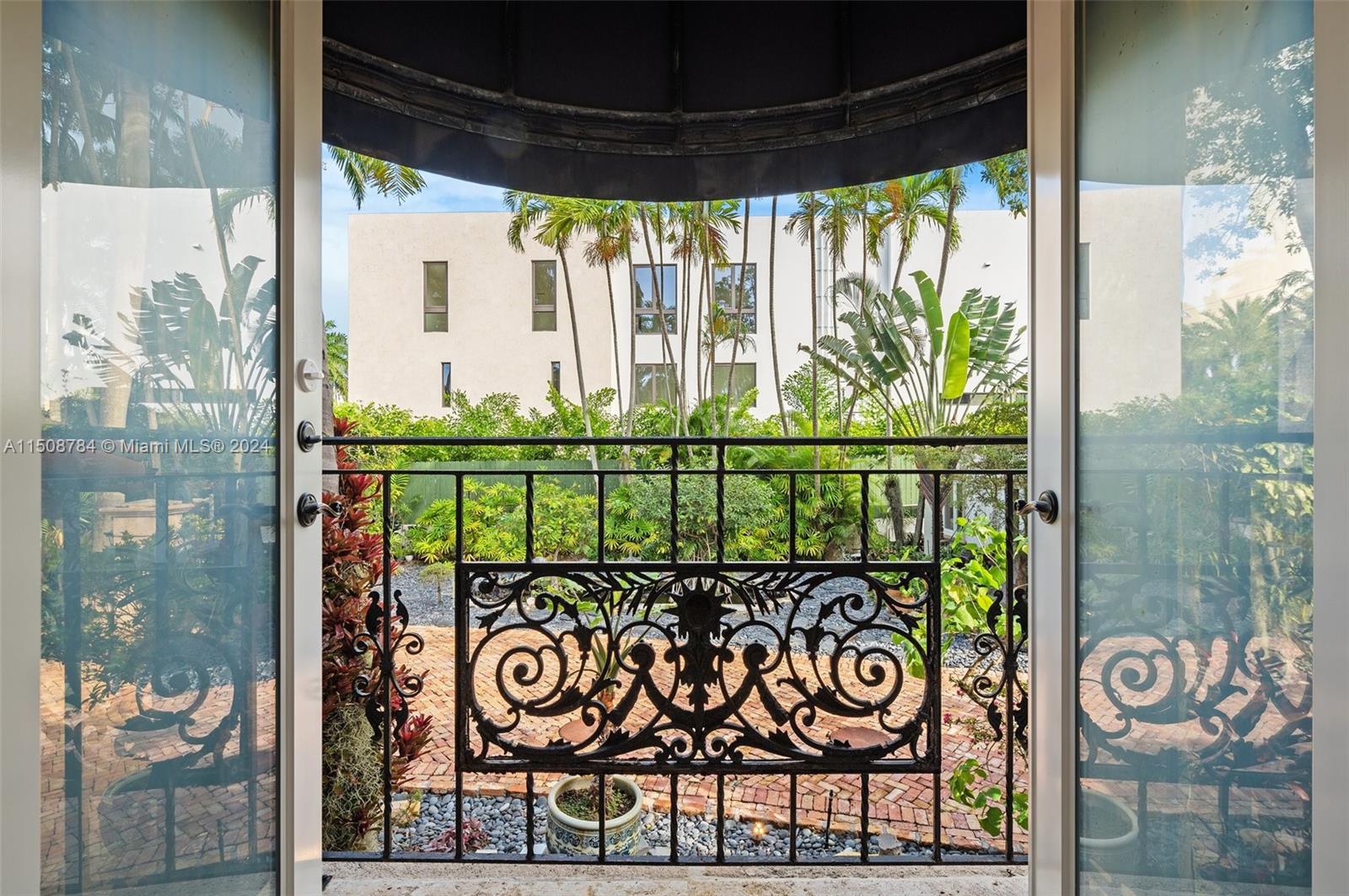 3632 Stewart Ave, Miami, FL 33133, 4 Bedrooms Bedrooms, ,5 BathroomsBathrooms,Residential,For Sale,Stewart Ave,A11508784