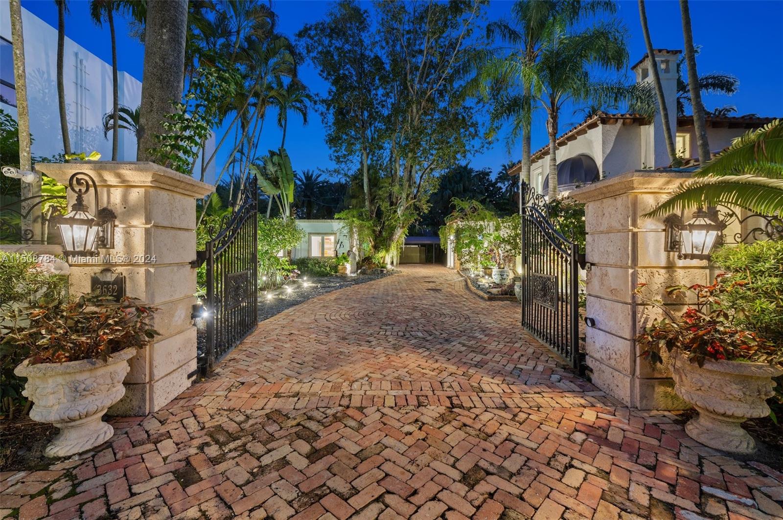 3632 Stewart Ave, Miami, FL 33133, 4 Bedrooms Bedrooms, ,5 BathroomsBathrooms,Residential,For Sale,Stewart Ave,A11508784