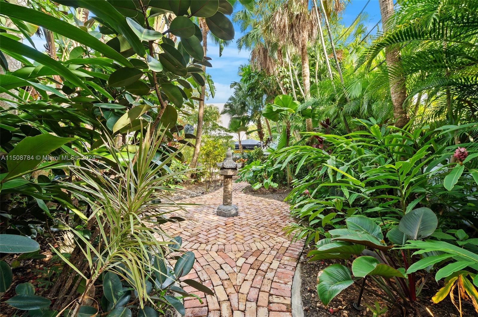 3632 Stewart Ave, Miami, FL 33133, 4 Bedrooms Bedrooms, ,5 BathroomsBathrooms,Residential,For Sale,Stewart Ave,A11508784