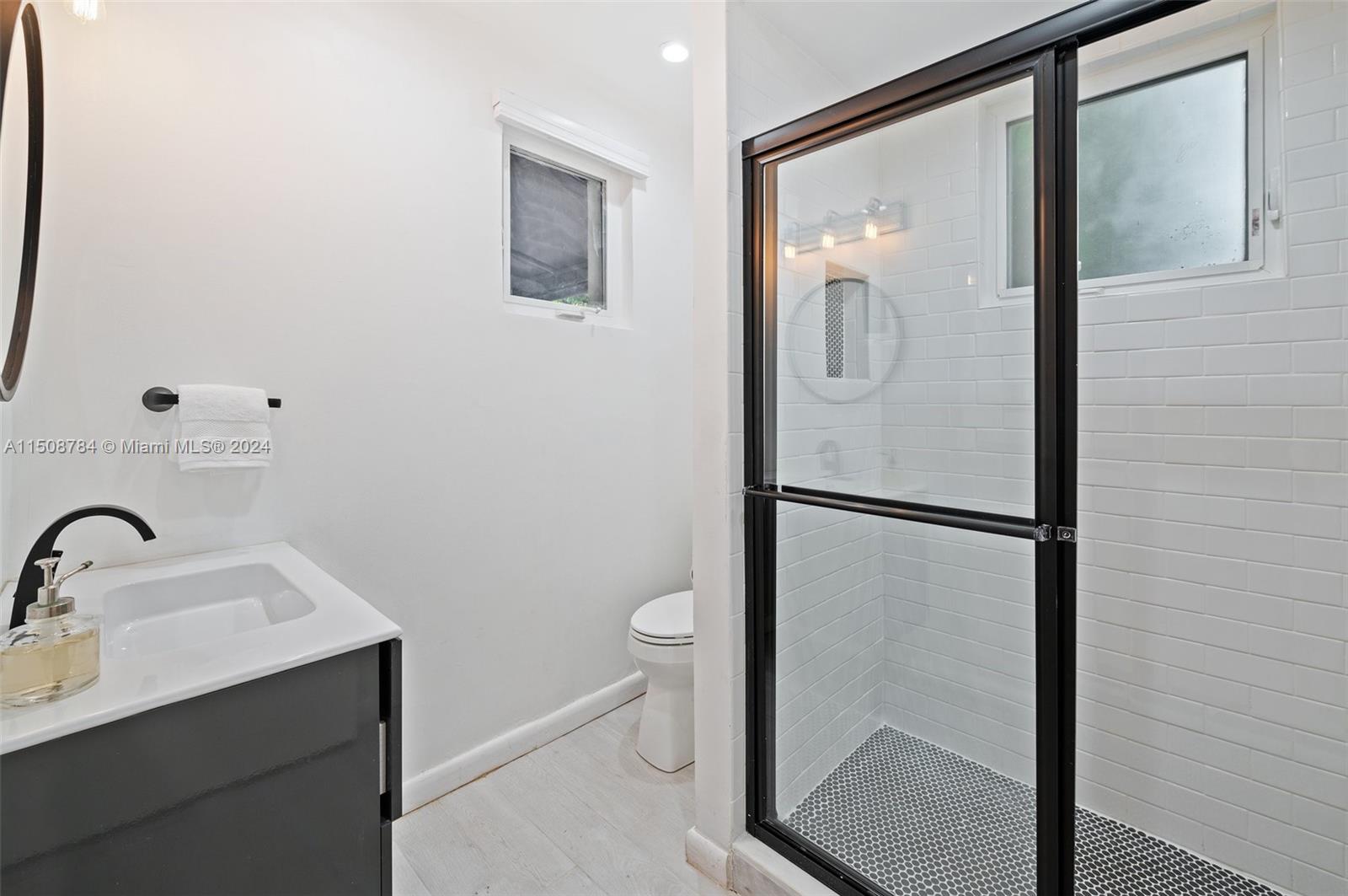 3632 Stewart Ave, Miami, FL 33133, 4 Bedrooms Bedrooms, ,5 BathroomsBathrooms,Residential,For Sale,Stewart Ave,A11508784