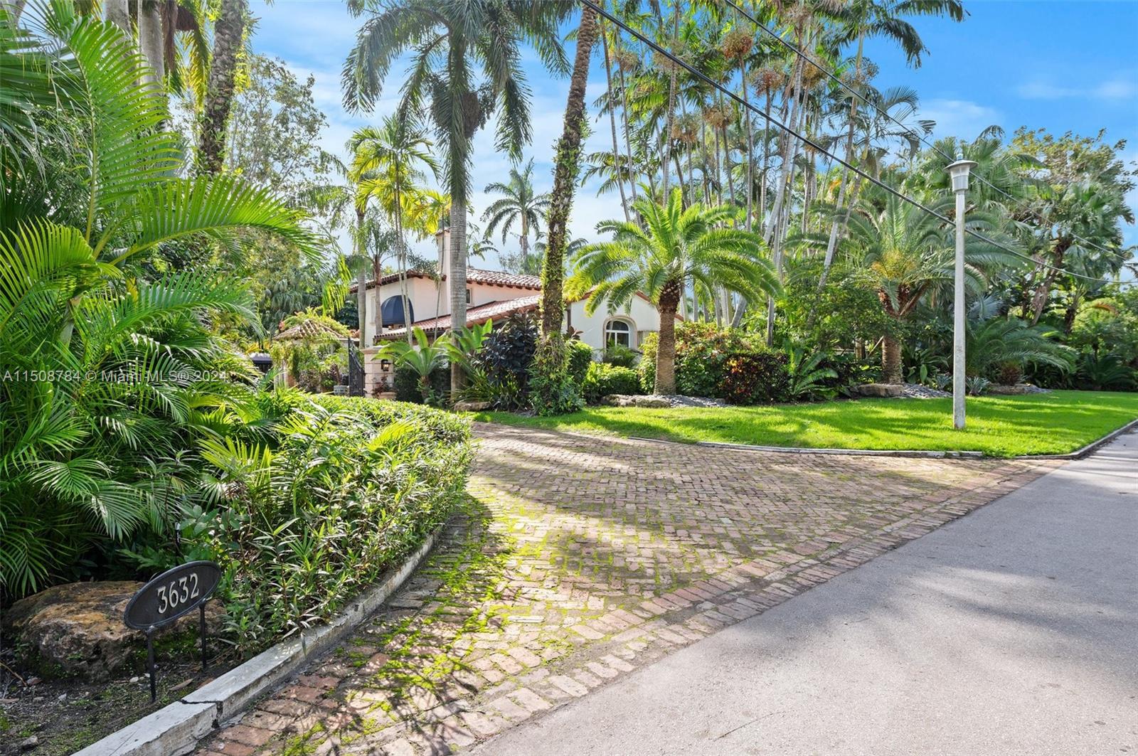 3632 Stewart Ave, Miami, FL 33133, 4 Bedrooms Bedrooms, ,5 BathroomsBathrooms,Residential,For Sale,Stewart Ave,A11508784