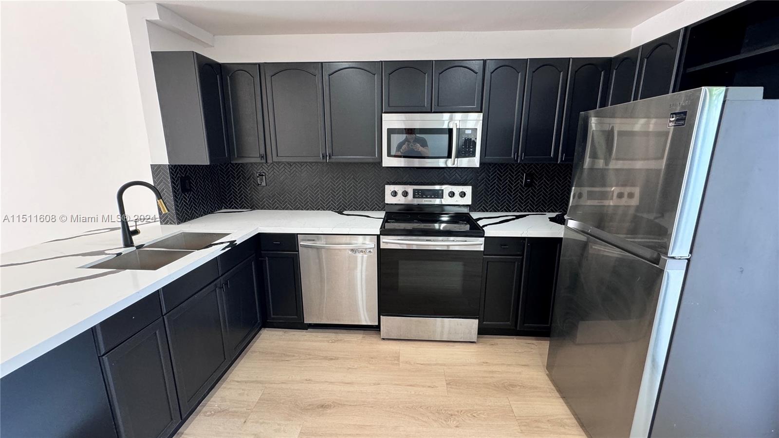 370 City View Dr, Fort Lauderdale, FL, 33311 United States, 3 Bedrooms Bedrooms, ,2 BathroomsBathrooms,Residential,For Sale,City View Dr,A11511608