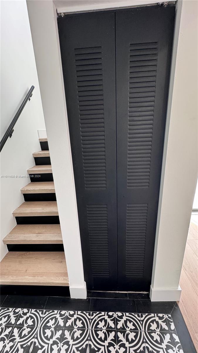 370 City View Dr, Fort Lauderdale, FL, 33311 United States, 3 Bedrooms Bedrooms, ,2 BathroomsBathrooms,Residential,For Sale,City View Dr,A11511608