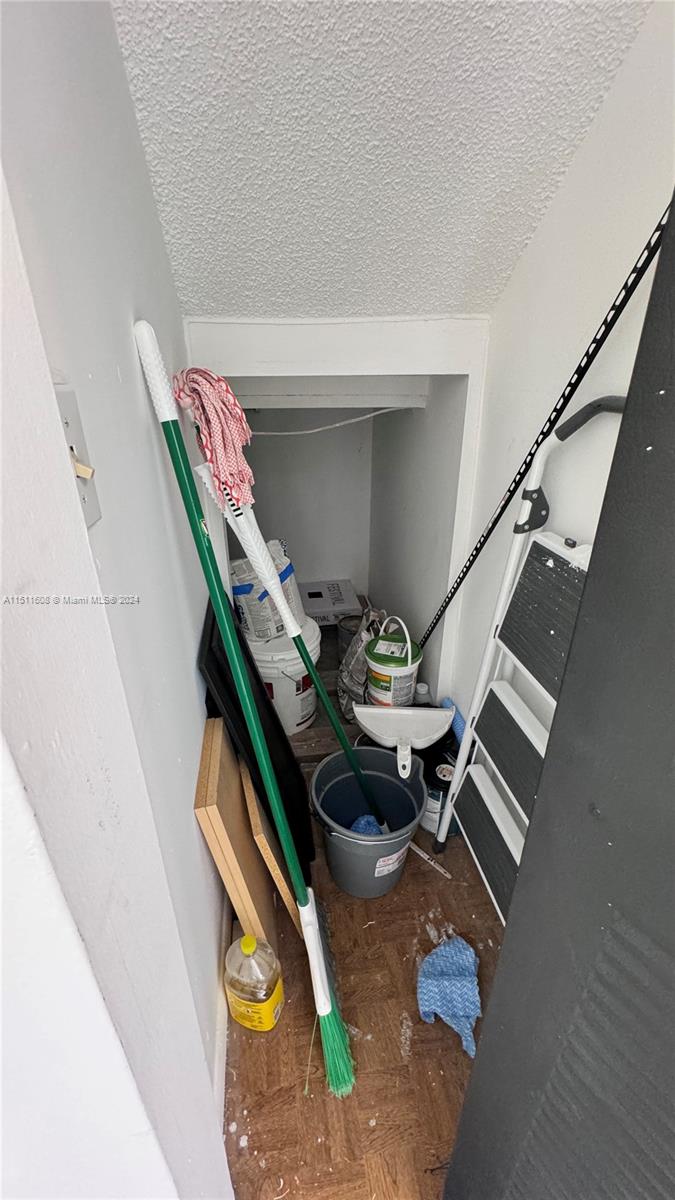 370 City View Dr, Fort Lauderdale, FL, 33311 United States, 3 Bedrooms Bedrooms, ,2 BathroomsBathrooms,Residential,For Sale,City View Dr,A11511608