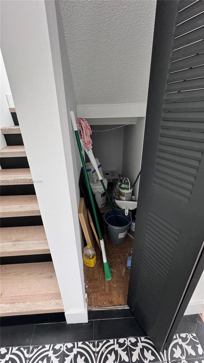 370 City View Dr, Fort Lauderdale, FL, 33311 United States, 3 Bedrooms Bedrooms, ,2 BathroomsBathrooms,Residential,For Sale,City View Dr,A11511608