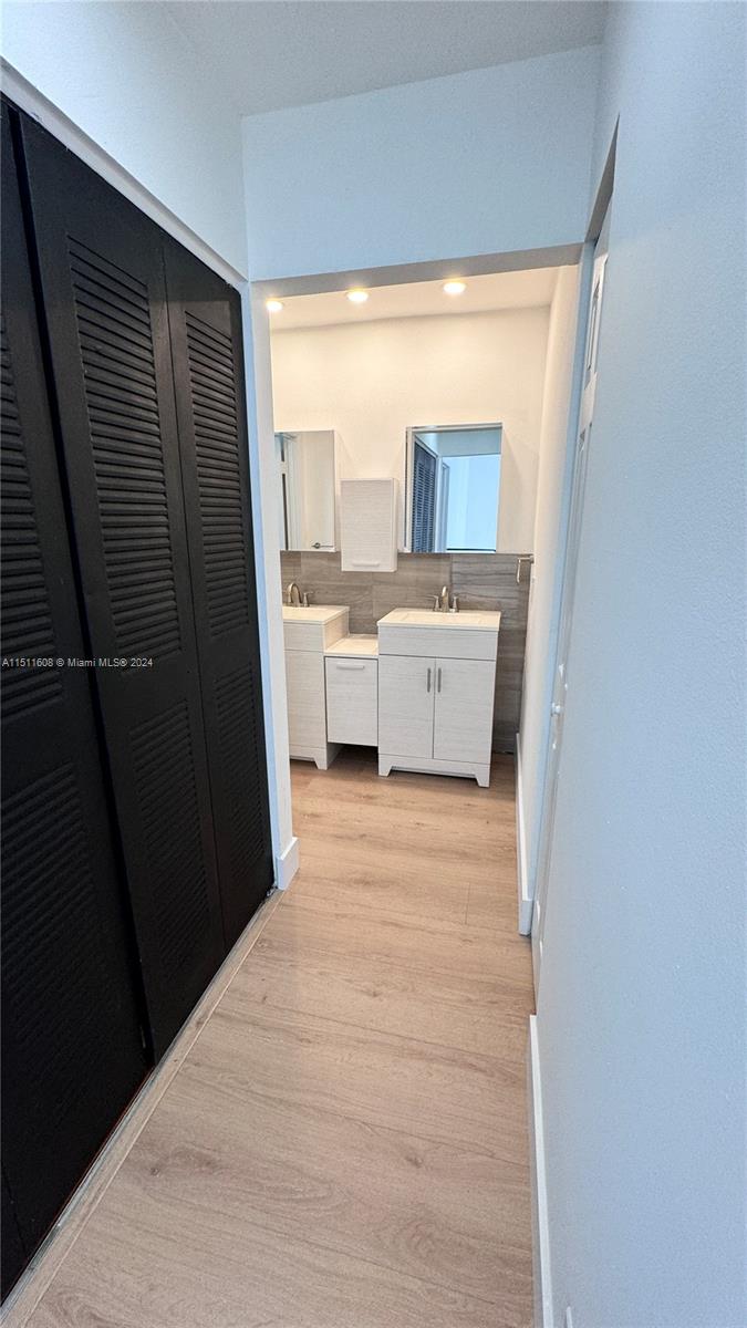 370 City View Dr, Fort Lauderdale, FL, 33311 United States, 3 Bedrooms Bedrooms, ,2 BathroomsBathrooms,Residential,For Sale,City View Dr,A11511608