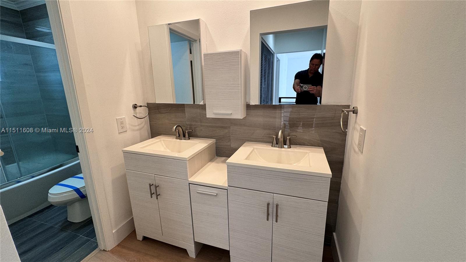 370 City View Dr, Fort Lauderdale, FL, 33311 United States, 3 Bedrooms Bedrooms, ,2 BathroomsBathrooms,Residential,For Sale,City View Dr,A11511608