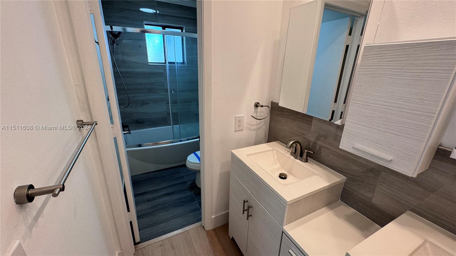 370 City View Dr, Fort Lauderdale, FL, 33311 United States, 3 Bedrooms Bedrooms, ,2 BathroomsBathrooms,Residential,For Sale,City View Dr,A11511608