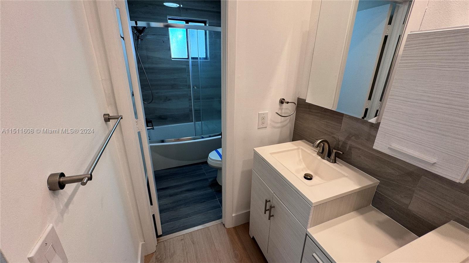 370 City View Dr, Fort Lauderdale, FL, 33311 United States, 3 Bedrooms Bedrooms, ,2 BathroomsBathrooms,Residential,For Sale,City View Dr,A11511608