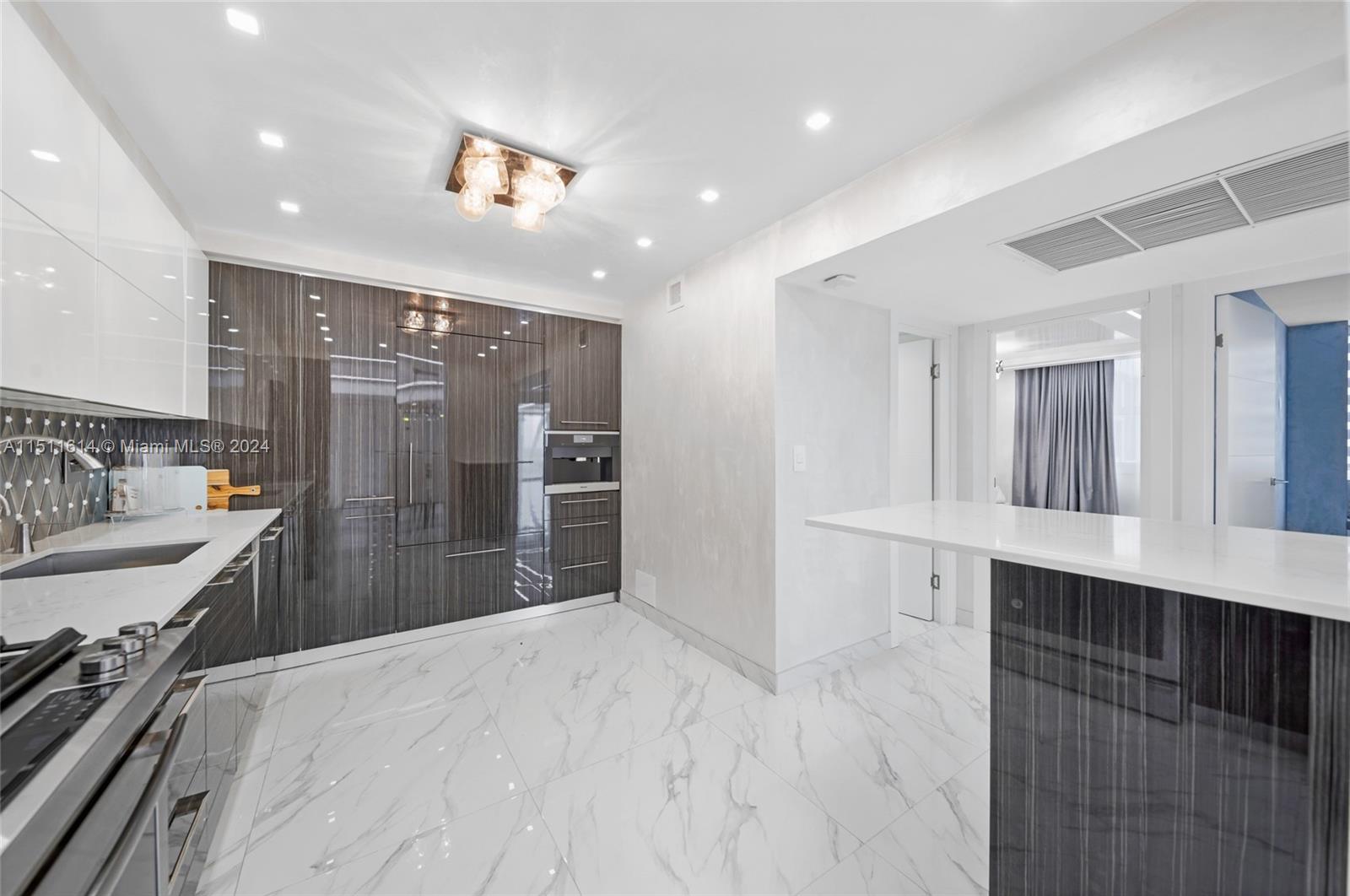 2030 S Ocean Dr 2127, Hallandale Beach, Florida 33009, 3 Bedrooms Bedrooms, ,2 BathroomsBathrooms,Residential,For Sale,2030 S Ocean Dr 2127,A11511614